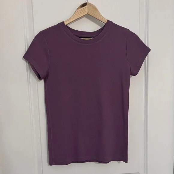 Club Monaco Bowee Tee, Size Medium, Deep Lilac/Plum, Very good condition - Picture 1 of 9